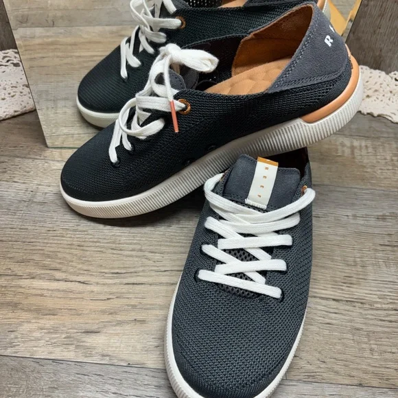 Reef Neptune 3 Women US Sz9grey gray Knit Collapsible Heel Casual Sneakers EUC - Picture 2 of 9